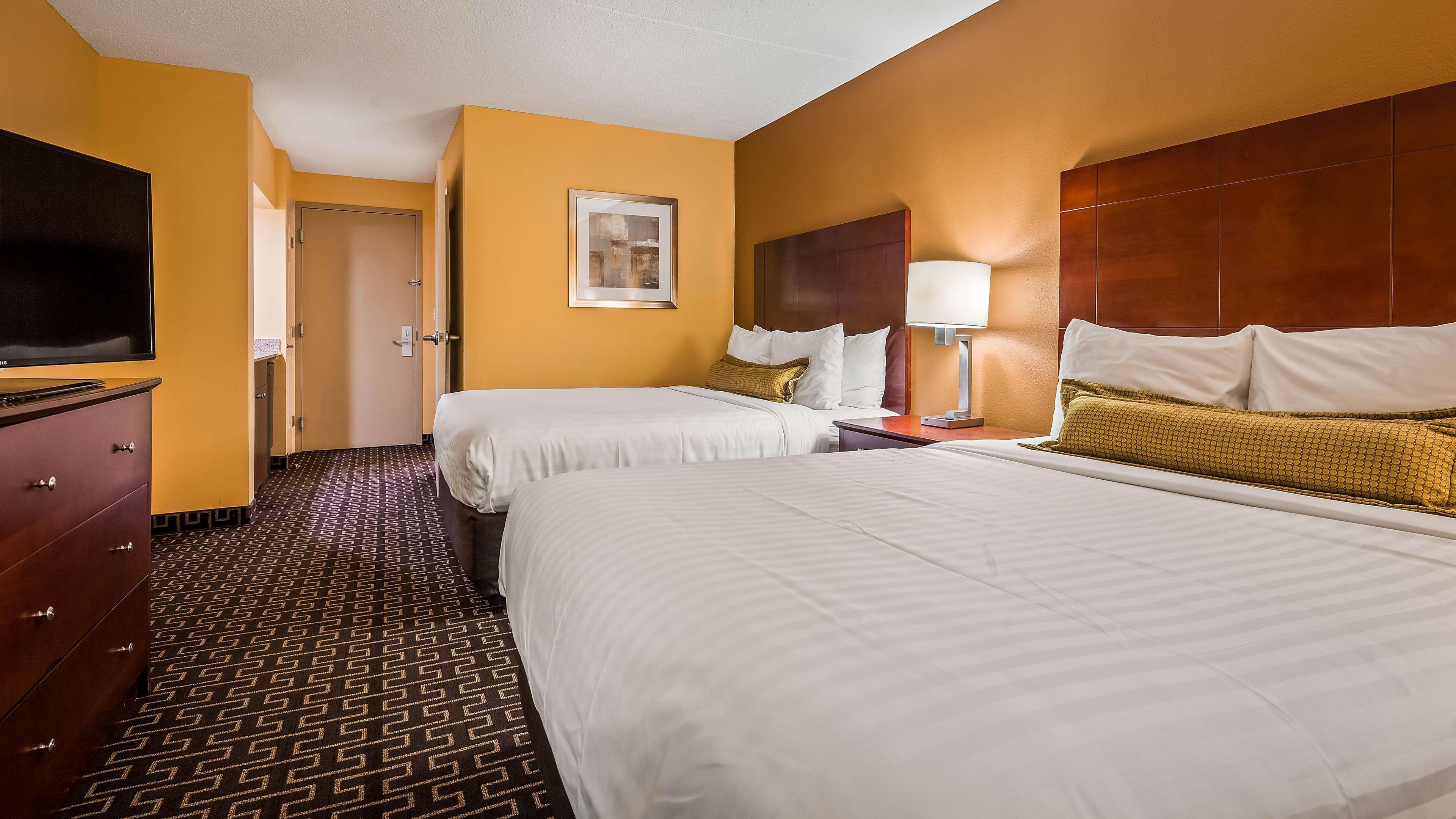 Prestige Radium Hot Springs Resort, Worldhotels Crafted Bagian luar foto